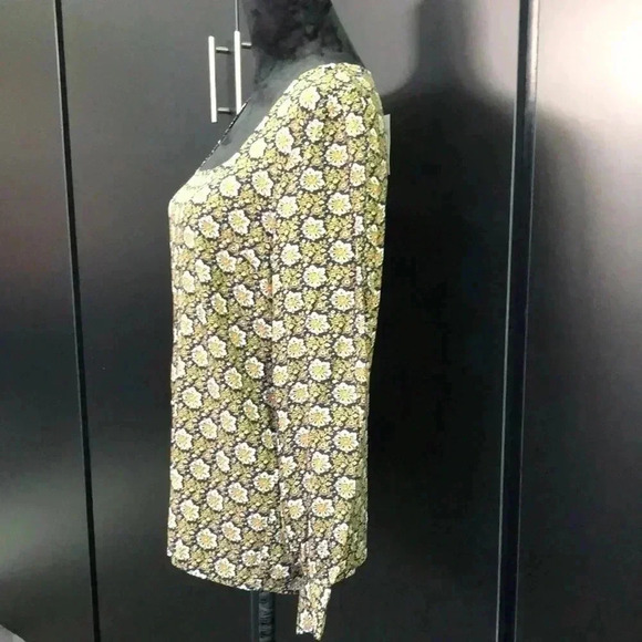 LOFT Square Neck floral print,loose fit,button cuffs,lightweight tan/navy blue - Picture 3 of 10